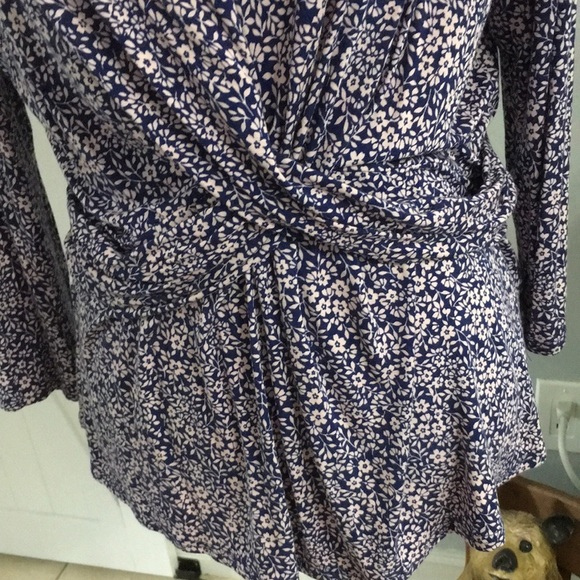 Juicy Couture crisscrossed front, size large - Picture 3 of 10